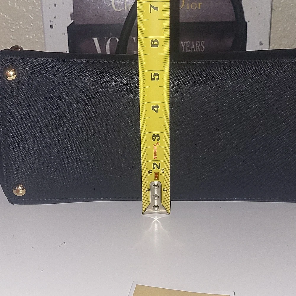 Michael Michael Kors Sandrine black saffiano leather gold stud LG to… - Picture 6 of 12